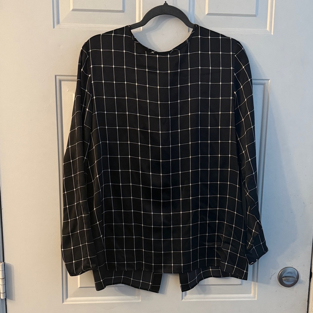 100% Silk long sleeve Blouse Black & white